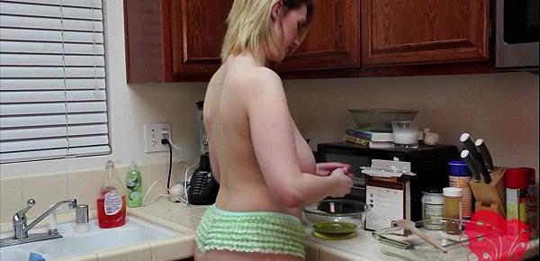  Siri Makes Brownies & Play With Hitachi on Kitchen Counter!